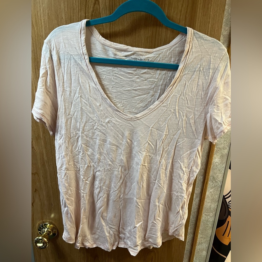 Abercrombie & Fitch Light Pink Fitted Short Sleeve T-Shirt 💗